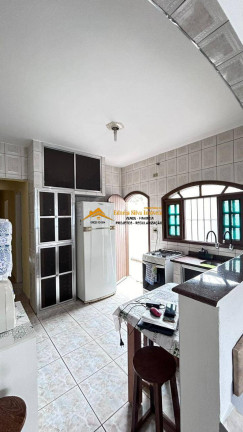 Imagem Casa com 2 Quartos à Venda, 180 m² em Vila Seabra - Mongaguá