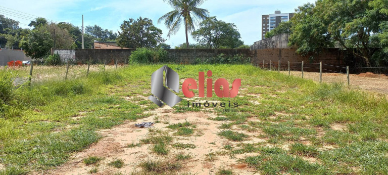 Terreno à Venda, 450 m² em Vila Aviação - Bauru
