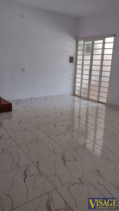 Sobrado com 3 Quartos à Venda,  em Jd. Esperança - Jacareí