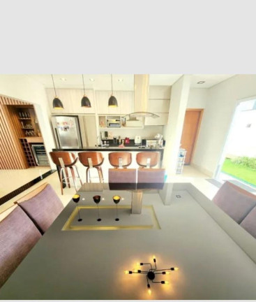 Imagem Casa de Condomínio com 3 Quartos à Venda, 185 m² em Piracangaguá - Taubaté