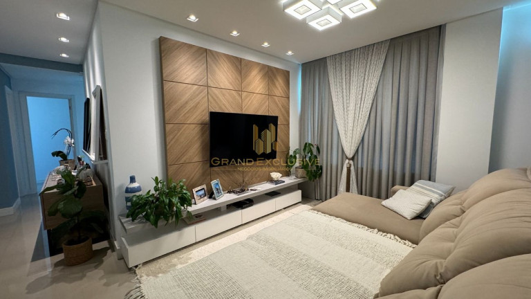 Imagem Apartamento com 3 Quartos à Venda, 130 m² em Centro - Balneário Camboriú Imagem Apartamento com 3 Quartos à Venda, 130 m² em Centro - Balneário Camboriú