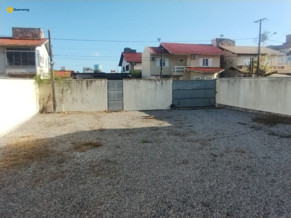 Imagem Casa com 2 Quartos à Venda, 360 m² em Carianos - Florianópolis
