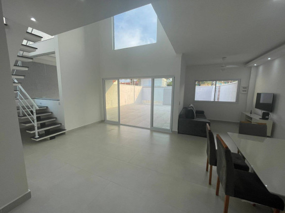 Imagem Casa com 4 Quartos à Venda, 350 m² em  Maria Helena Novaes - Peruíbe