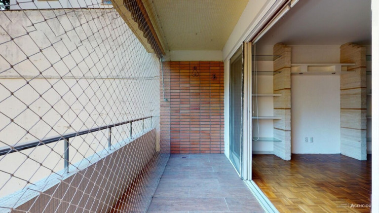 Imagem Imóvel com 3 Quartos à Venda, 166 m² em Floresta - Porto Alegre Imagem Imóvel com 3 Quartos à Venda, 166 m² em Floresta - Porto Alegre