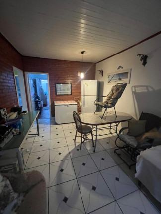 Imagem Casa com 5 Quartos à Venda, 180 m² em Centro - Guaratuba