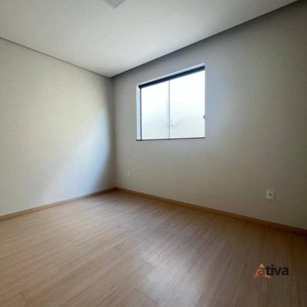 Imagem Casa com 3 Quartos à Venda, 75 m²
