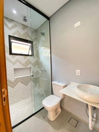 Imagem Imóvel com 3 Quartos à Venda, 166 m² Imagem Imóvel com 3 Quartos à Venda, 166 m²
