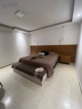 Imagem Casa com 4 Quartos à Venda, 240 m² em Bauru