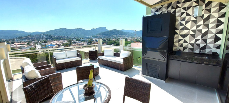 Casa com 4 Quartos à Venda, 500 m² em Camboinhas - Niterói
