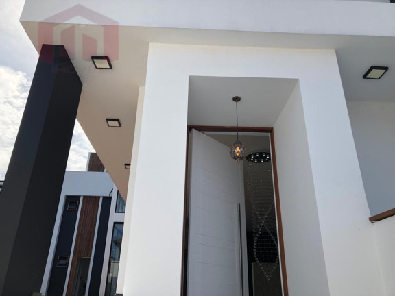 Imagem Imóvel com 8 Quartos à Venda, 760 m² Imagem Imóvel com 8 Quartos à Venda, 760 m²