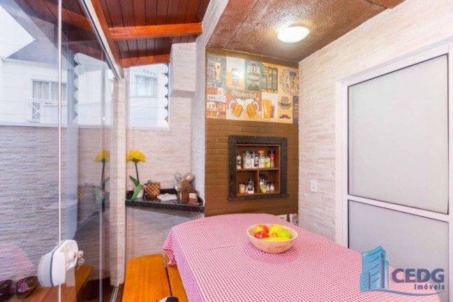 Imagem Sobrado com 3 Quartos à Venda, 180 m² em Boqueirão - Curitiba