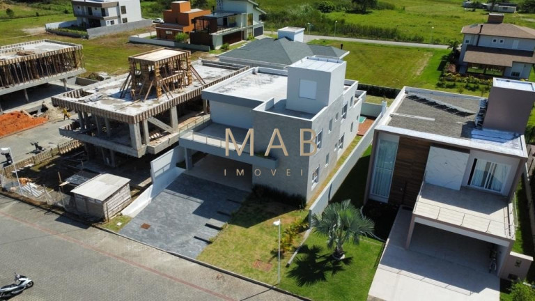 Imagem Casa com 4 Quartos à Venda, 606 m² em Ingleses - Florianópolis Imagem Casa com 4 Quartos à Venda, 606 m² em Ingleses - Florianópolis