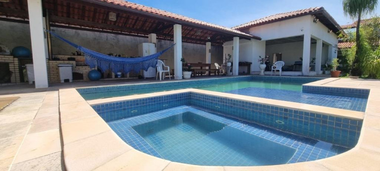 Imagem Casa com 5 Quartos à Venda, 295 m² em Centro - Lauro De Freitas Imagem Casa com 5 Quartos à Venda, 295 m² em Centro - Lauro De Freitas