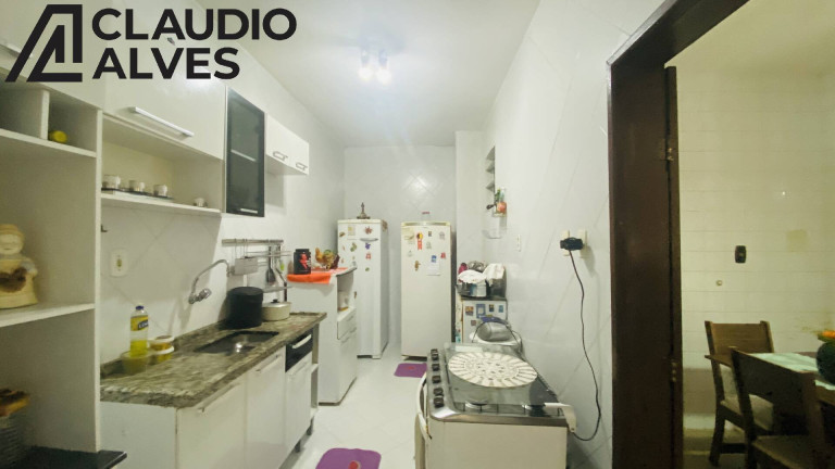 Imagem Casa com 4 Quartos à Venda, 200 m² em Capuchinhos - Feira De Santana