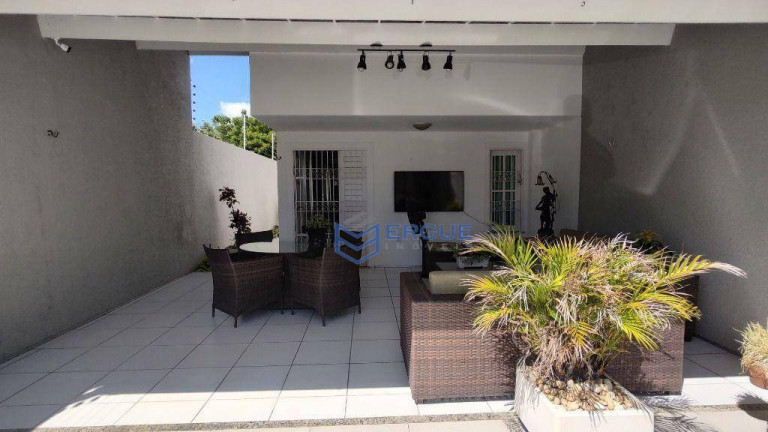 Imagem Casa com 4 Quartos à Venda, 167 m² em Edson Queiroz - Fortaleza Imagem Casa com 4 Quartos à Venda, 167 m² em Edson Queiroz - Fortaleza