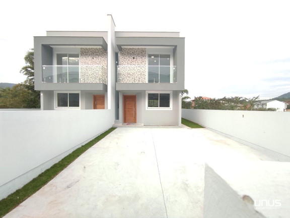 Sobrado com 2 Quartos à Venda, 190 m² em Forquilhas - São José