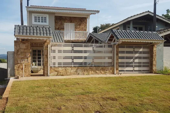 Sobrado com 5 Quartos à Venda, 338 m² em Jardim Dos Pinheiros - Atibaia