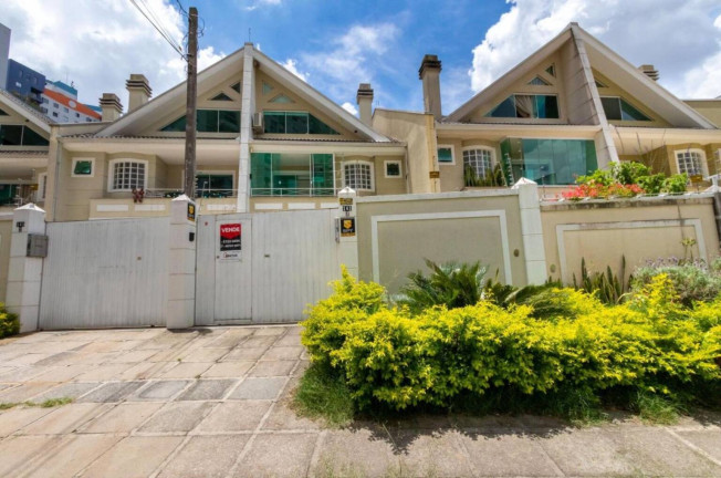 Imagem Casa com 3 Quartos à Venda, 233 m² em Cristo Rei - Curitiba