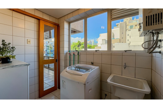 Imagem Apartamento com 3 Quartos à Venda, 121 m² em Auxiliadora - Porto Alegre Imagem Apartamento com 3 Quartos à Venda, 121 m² em Auxiliadora - Porto Alegre