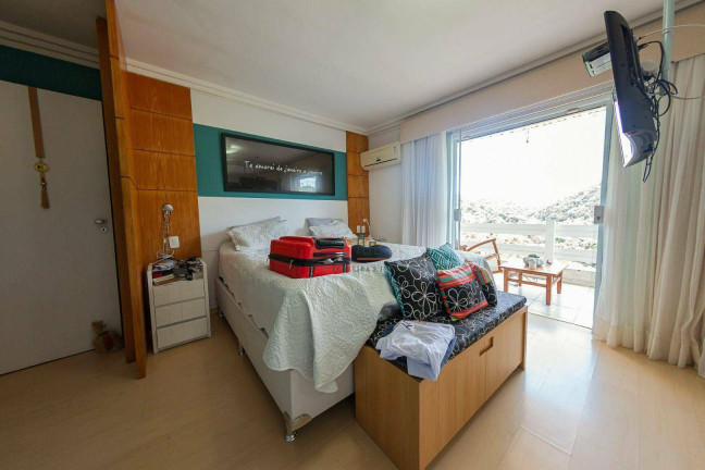 Imagem Casa com 4 Quartos à Venda, 340 m² em Itaipu - Niterói