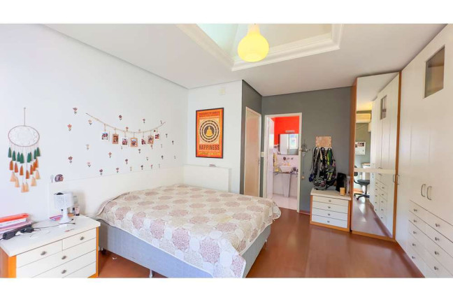 Imagem Casa com 4 Quartos à Venda, 394 m² em Vila Assunção - Porto Alegre