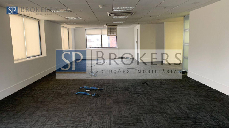 Imagem Sala Comercial à Venda ou Locação, 225 m² em Itaim Bibi - São Paulo Imagem Sala Comercial à Venda ou Locação, 225 m² em Itaim Bibi - São Paulo