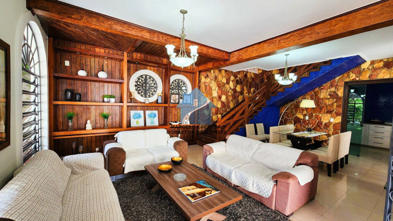 Imagem Casa com 4 Quartos à Venda, 385 m² em Adrianópolis - Manaus Imagem Casa com 4 Quartos à Venda, 385 m² em Adrianópolis - Manaus