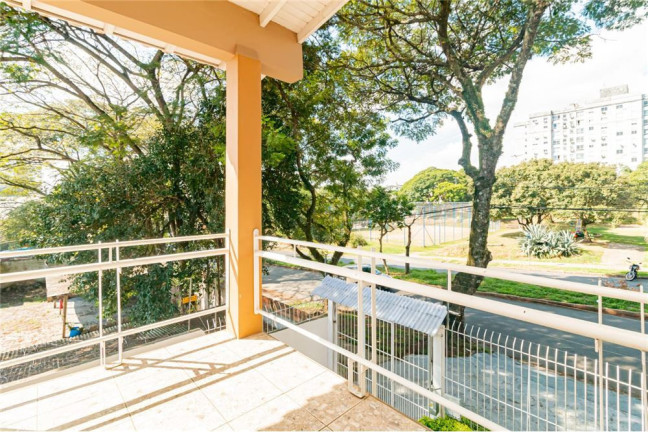 Imagem Casa com 3 Quartos à Venda,  em Sarandi - Porto Alegre