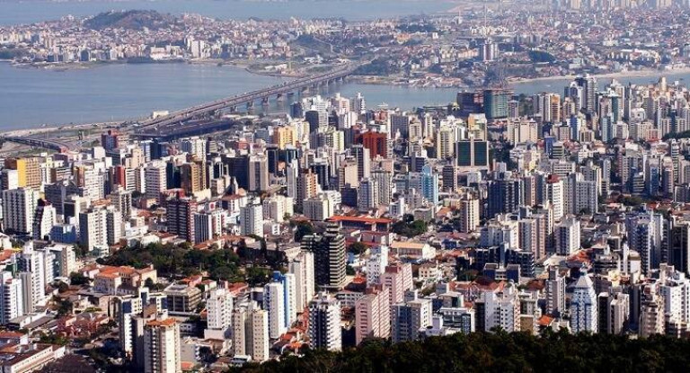 Imagem Terreno à Venda, 10 m² em Centro - Florianópolis Imagem Terreno à Venda, 10 m² em Centro - Florianópolis