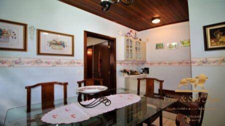 Imagem Casa com 5 Quartos para Temporada, 200 m² em Jaguaribe - Campos Do Jordão