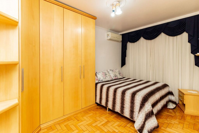 Imagem Imóvel com 2 Quartos à Venda, 103 m² em Centro Histórico - Porto Alegre Imagem Imóvel com 2 Quartos à Venda, 103 m² em Centro Histórico - Porto Alegre