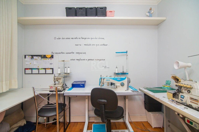 Imagem Imóvel com 2 Quartos à Venda, em Auxiliadora - Porto Alegre Imagem Imóvel com 2 Quartos à Venda, em Auxiliadora - Porto Alegre