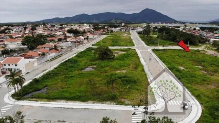 Imagem Terreno à Venda, 468 m² em Carianos - Florianópolis Imagem Terreno à Venda, 468 m² em Carianos - Florianópolis