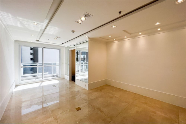 Imagem Sala Comercial à Venda, em Aclimação - São Paulo Imagem Sala Comercial à Venda, em Aclimação - São Paulo