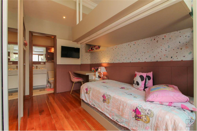 Imagem Casa com 3 Quartos à Venda, em Hípica - Porto Alegre Imagem Casa com 3 Quartos à Venda, em Hípica - Porto Alegre