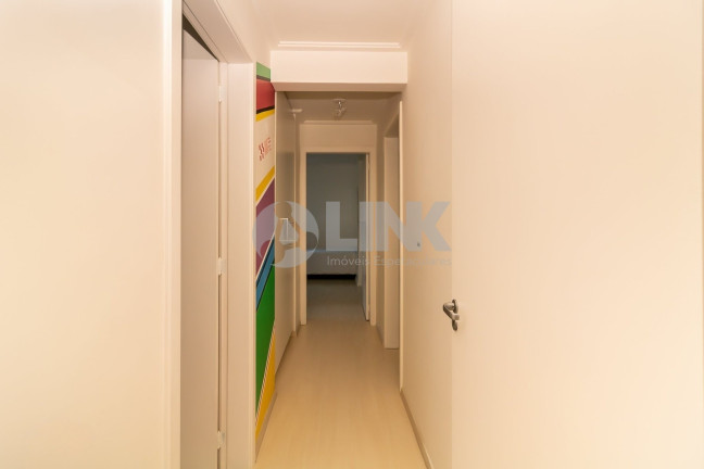 Imagem Apartamento com 3 Quartos à Venda, 167 m² em Petrópolis - Porto Alegre Imagem Apartamento com 3 Quartos à Venda, 167 m² em Petrópolis - Porto Alegre