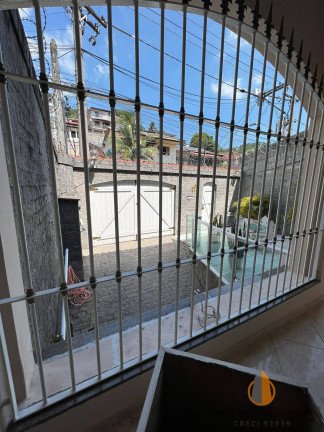 Imagem Casa com 3 Quartos à Venda, 598 m² em Centro - São Gonçalo