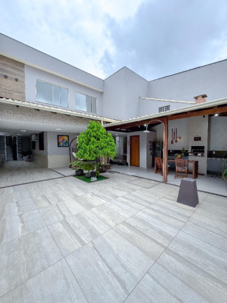Casa com 4 Quartos à Venda, 242 m² em Barcelona - Serra