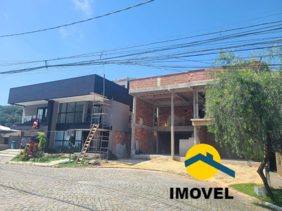Casa de Condomínio com 4 Quartos à Venda, 224 m² em Várzea Das Moças - Niterói