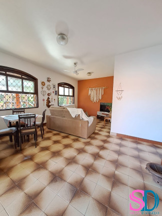 Imagem Casa com 8 Quartos à Venda, 246 m² em Acaraú - Ubatuba Imagem Casa com 8 Quartos à Venda, 246 m² em Acaraú - Ubatuba