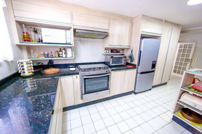 Imagem Casa com 4 Quartos à Venda, 370 m² em Trindade - Florianópolis Imagem Casa com 4 Quartos à Venda, 370 m² em Trindade - Florianópolis