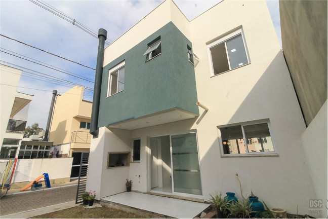 Imagem Casa com 3 Quartos à Venda, em Hípica - Porto Alegre Imagem Casa com 3 Quartos à Venda, em Hípica - Porto Alegre