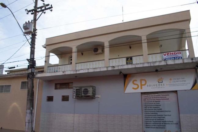 Imagem Casa com 3 Quartos à Venda, 541 m² em Santana - Pindamonhangaba