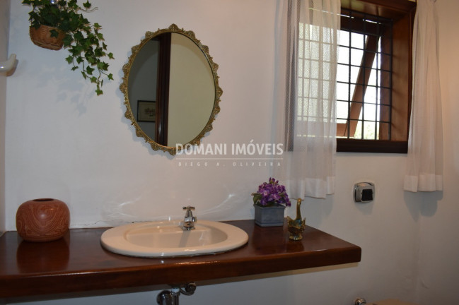 Imagem Casa com 4 Quartos à Venda, 248 m² em Região Do Alto Do Capivari - Campos Do Jordão Imagem Casa com 4 Quartos à Venda, 248 m² em Região Do Alto Do Capivari - Campos Do Jordão