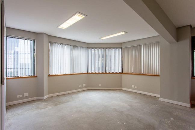 Sala Comercial à Venda, 43 m² em Cidade Monções - São Paulo