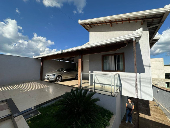 Casa com 3 Quartos à Venda, 300 m² em Pio Xxii - Itatiaiuçu