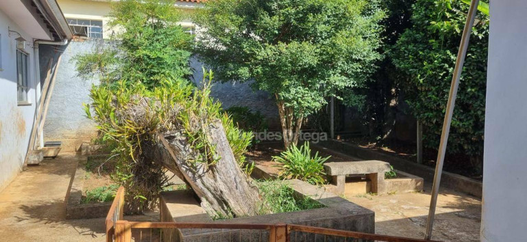 Imagem Casa com 3 Quartos à Venda, 194 m² em Centro - Itapetininga