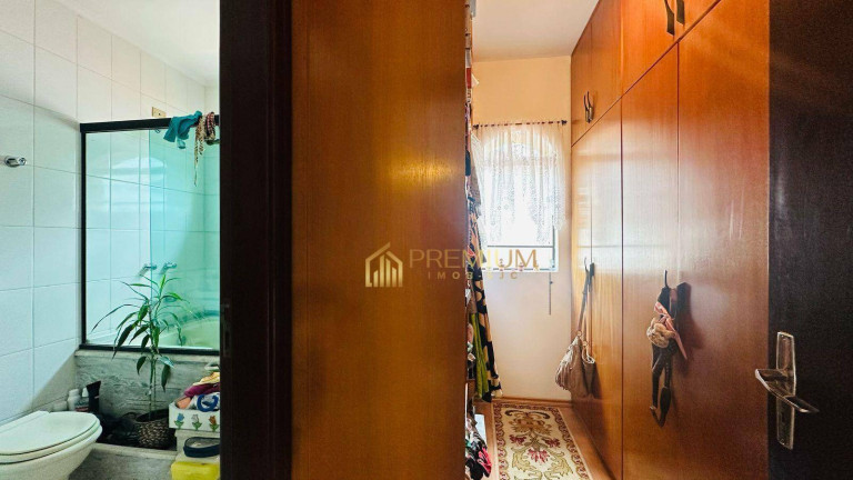 Imóvel com 5 Quartos à Venda, 275 m² em Jardim Das Colinas - São José Dos Campos