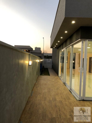 Imagem Casa com 4 Quartos à Venda, 212 m² em Residencial Goiânia Golfe Clube - Goiânia Imagem Casa com 4 Quartos à Venda, 212 m² em Residencial Goiânia Golfe Clube - Goiânia