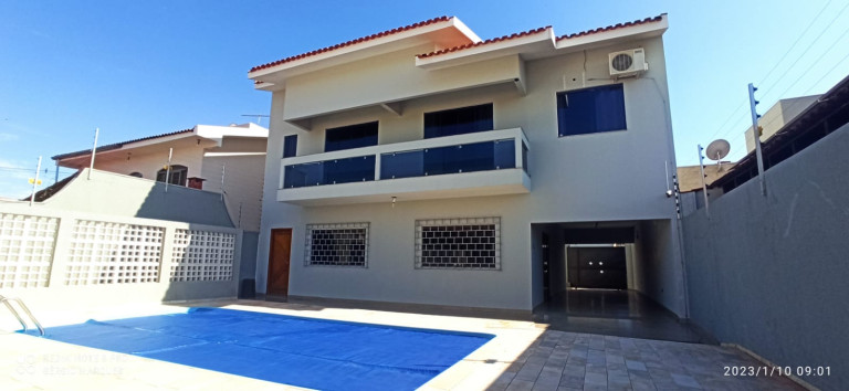 Imagem Sobrado à Venda, 376 m² em Zona I - Umuarama